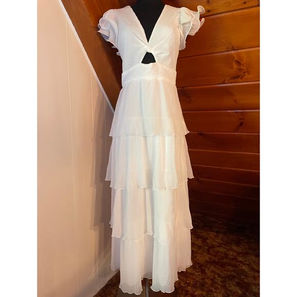 ASTR the Label NWOT - White Emporia Tiered Tulle Midi Dress - Large - Picture 2 of 12